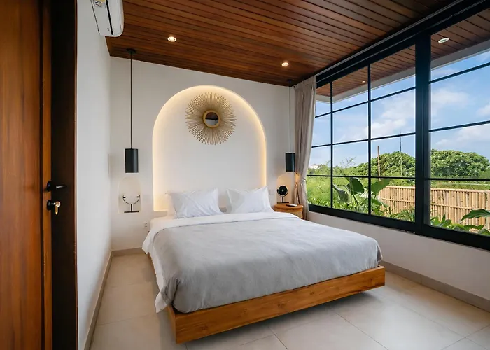 Layth - Modern 4br With Sunken Seating, Canggu