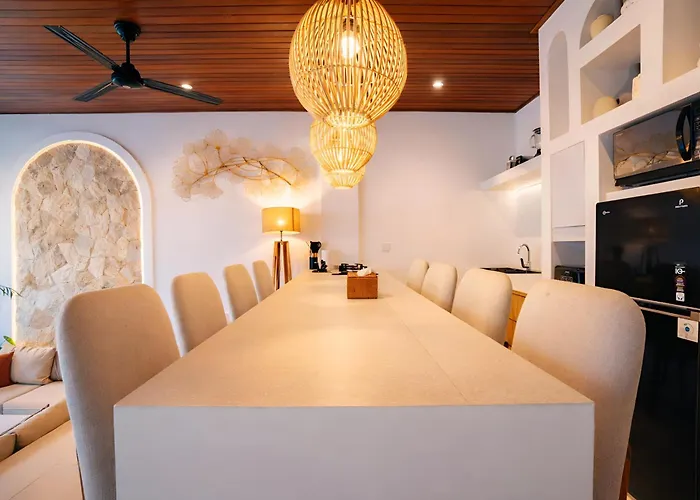 Layth - Modern 4br With Sunken Seating, ヴィラ チャングー